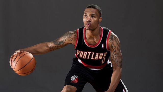 个羽毛球爱 个羽毛球爱