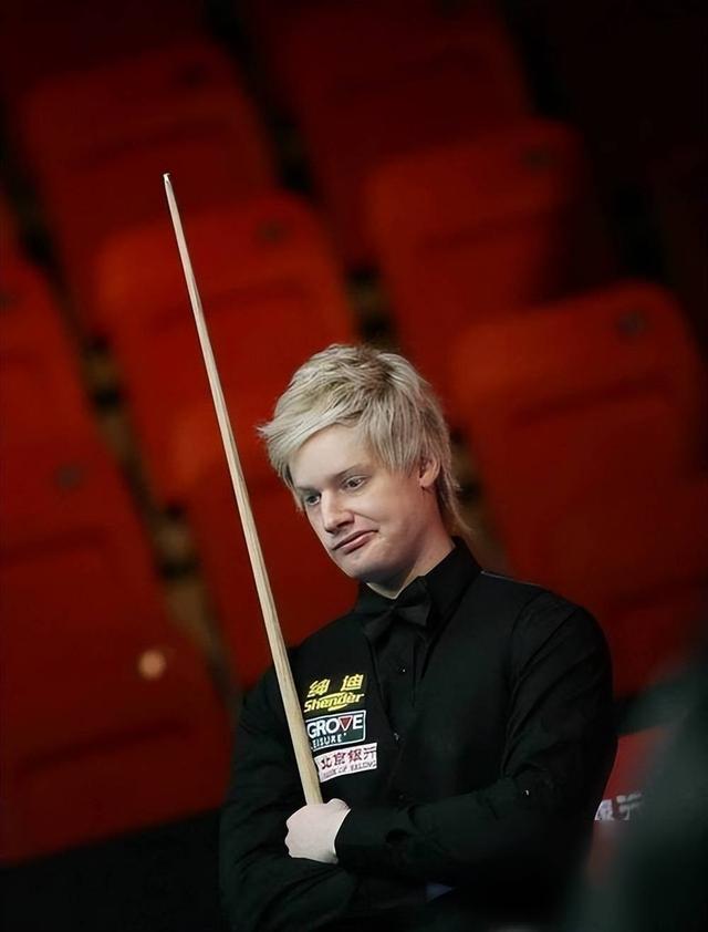 中的表现逐 中的表现逐