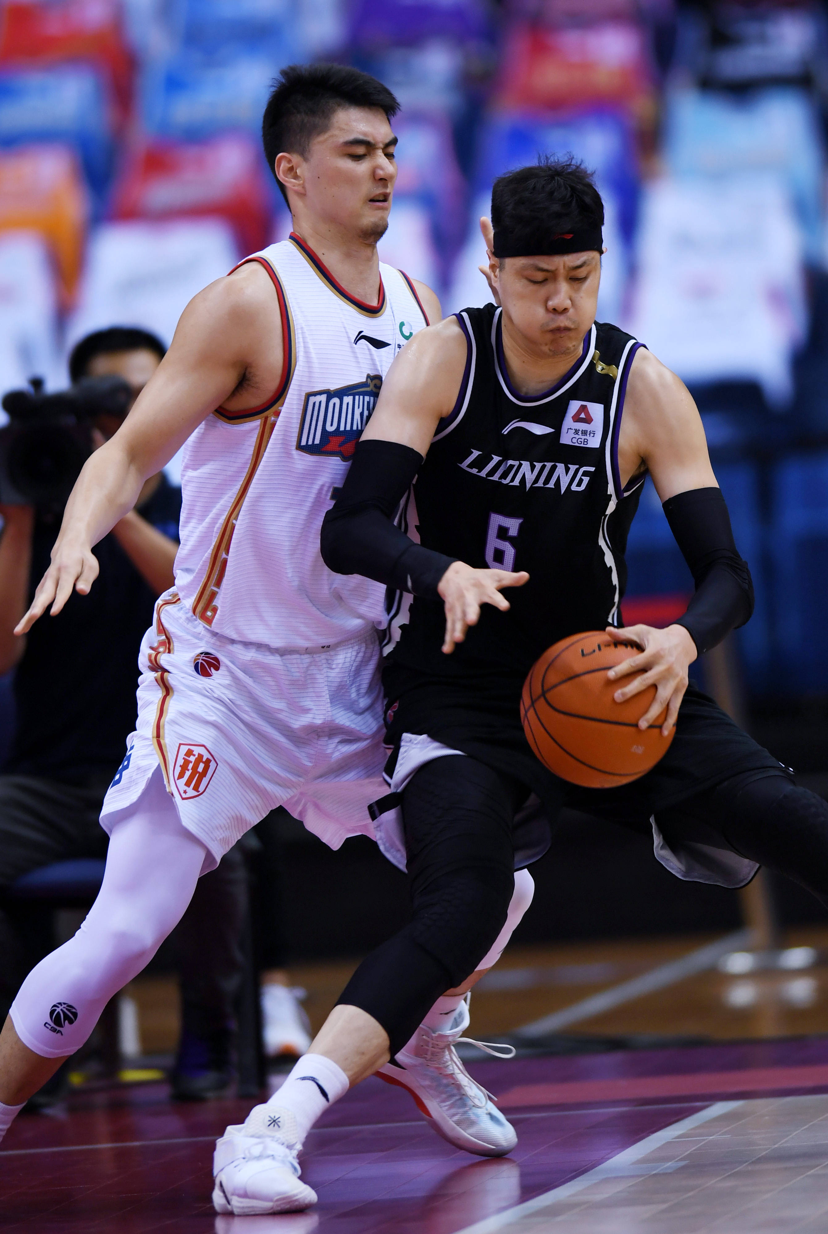 最后一锤仍 最后一锤仍